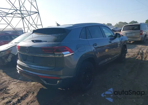 2021 Volkswagen Atlas Cross Sport 2.0T S z USA, uszkodzony, nr VIN 1V2GC2CA1MC224743